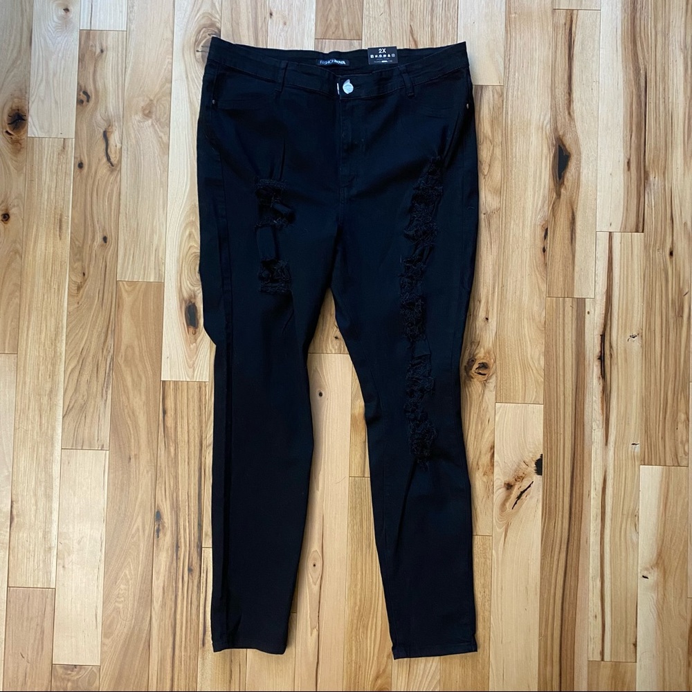 NWT Fashion Nova Distressed Black Skinny Jeans